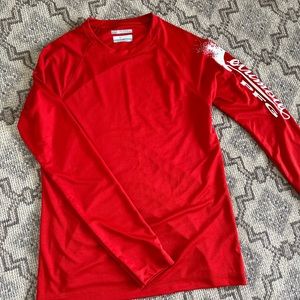 Columbia OMNI SHADE PFG womens long sleeve red sun shirt.  Size M.  New w/ tags